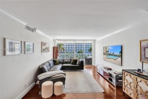 5600 Collins Ave APT 5C, Miami Beach, FL 33140, - MLS#A11998705