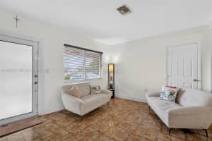 733 W 33rd St Hialeah, FL 33012 - MLS#A11998742