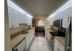 1600 Sw 127th Way 101c, Pembroke Pines