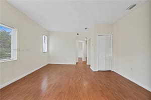 109 Nw 6th Ave 8, Miami