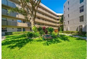 1100 Colony Point Cir 105, Pembroke Pines