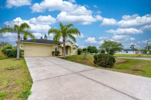 2519 9th St W, Lehigh Acres, FL 33971, - MLS#A11998942