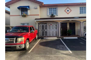2212 W 74th St 101-28, Hialeah
