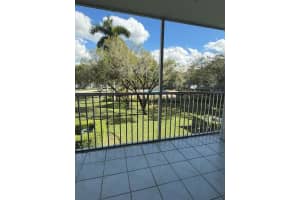 1401 Sw 128th Ter 205h, Pembroke Pines