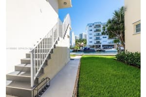 3721 Ne 170th St 4, North Miami Beach