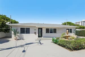 1682 NE 124th Ln, North Miami, FL 33181, - MLS#A11998995
