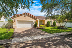 12611 Sw 20th St Miramar, FL 33027 - MLS#A11999000