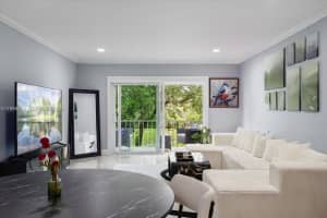6001 N Falls Cir Dr 310, Lauderhill