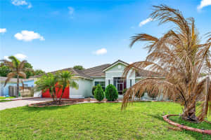 898 SW Curtis St, Port St. Lucie, FL 34983, - MLS#A11999140