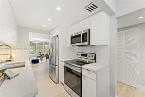 3141 NW 47th Terrace APT 121, Lauderdale Lakes, FL 33319, - MLS#A11999174