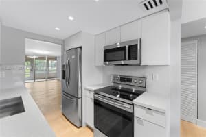 3141 NW 47th Terrace APT 121, Lauderdale Lakes, FL 33319, - MLS#A11999174