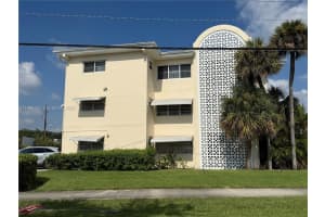 141 Ne 10th Ave 17b, Hallandale Beach