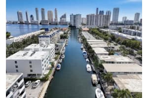 3681 NE 170th St APT 4, North Miami Beach, FL 33160, - MLS#A11999232