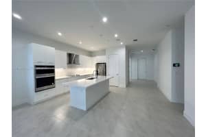 8037 Nw 46th Ter Doral, FL 33166 - MLS#A11999263