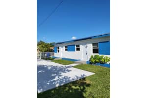 MLS# A11999276, Hollywood, Florida 33024