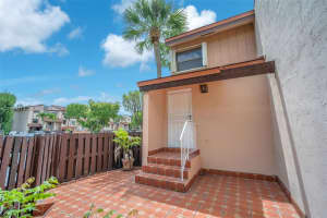 685 W Park Dr 206-11, Miami