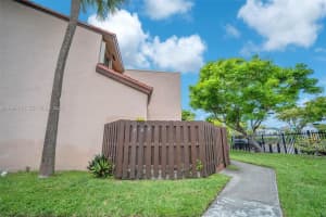 685 W Park Dr Apt 206-11, Miami, FL 33172, - MLS#A11999313