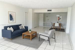 20335 W Country Club Dr 206, Aventura