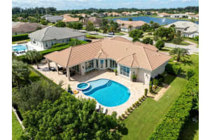 4950 E Sterling Ranch Cir, Davie