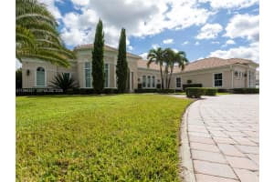 4950 E Sterling Ranch Cir Davie, FL 33314 - MLS#A11999347