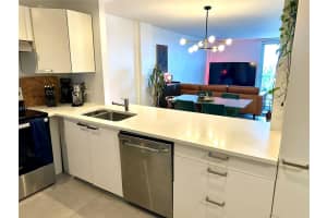 1020 Meridian Ave APT 806, Miami Beach, FL 33139, - MLS#A11999352