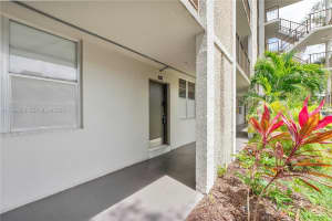 4851 Nw 26th Ct 144, Lauderdale Lakes