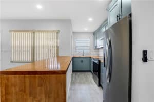 5300 Washington St APT A137, Hollywood, FL 33021, - MLS#A11999382