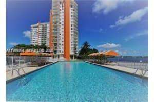 1351 Ne Miami Gardens Dr 1605e, Miami