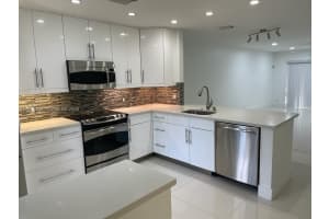 454 Lakeview Dr APT 2, Weston, FL 33326, - MLS#A11999401