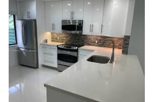 454 Lakeview Dr APT 2, Weston, FL 33326, - MLS#A11999401