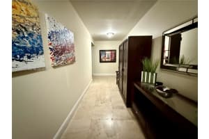 1121 Crandon Blvd E107, Key Biscayne