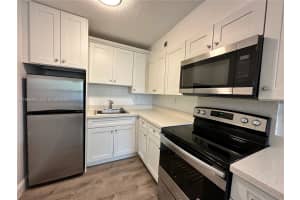 2500 Johnson St APT 17, Hollywood, FL 33020, - MLS#A11999499