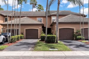 1492 Veracruz Ln 4-4, Weston