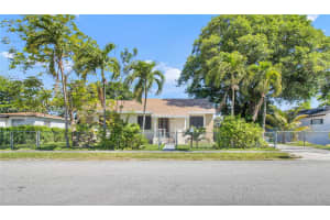 1925 Nw 49th St, Miami