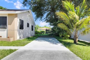 1925 NW 49th St, Miami, FL 33142, - MLS#A11999524