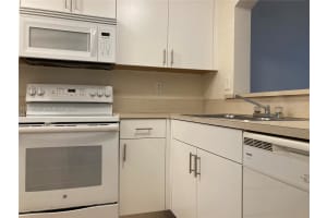 7985 Nw 8th St 105a Miami, FL 33126 - MLS#A11999549