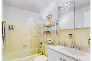 1012 Sw 11th St 7n Hallandale Beach, FL 33009 - MLS#A11999590