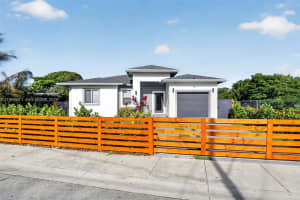 655 Nw 24 Avenue Fort Lauderdale, FL 33311 - MLS#A11999611