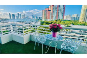 3300 Ne 192nd St 814, Aventura