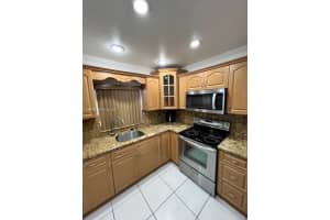 2540 W 67th Pl Apt 204-28, Hialeah, FL 33016, - MLS#A11999632
