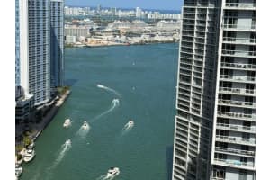 77 Se 5th Street 4214, Miami