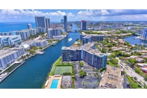 600 Parkview Dr 223 Hallandale Beach, FL 33009 - MLS#A11999727