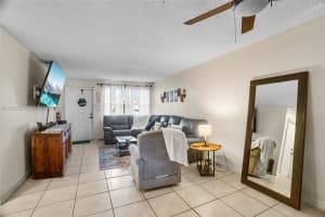 6879 Sw 158th Ct Miami, FL 33193 - MLS#A11999729