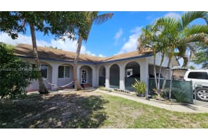 117 NW 11th Ave, Dania Beach, FL 33004, - MLS#A11999732
