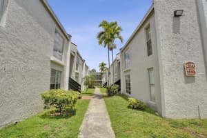 4511 Treehouse Ln B, Tamarac, FL 33319, - MLS#A11999766