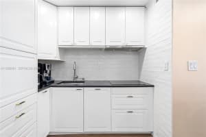 600 Three Islands Boulevard APT 604, Hallandale Beach, FL 33009, - MLS#A11999801