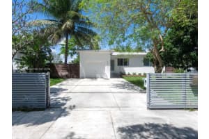 455 Ne 111th St, Miami