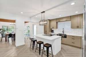 911 N North Lake Dr, Hollywood, FL 33019, - MLS#A11999925