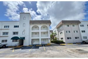 581 Blue Heron Drive 221-b Hallandale Beach, FL 33009 - MLS#A11999929