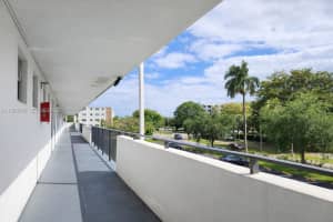 950 Hillcrest Dr APT 302, Hollywood, FL 33021, - MLS#A11999949
